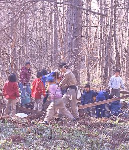 シュタイナー学校の家作りの授業