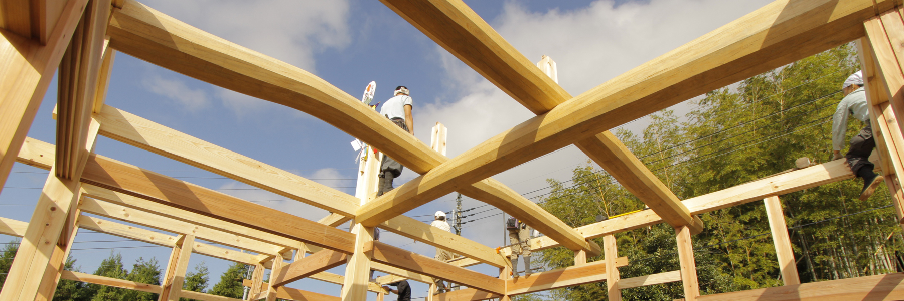 伝統構法による木造建築の建前-鴨川の家-設計施工 惺々舎