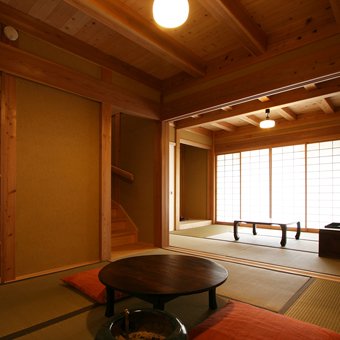 日本家屋の茶の間と座敷
