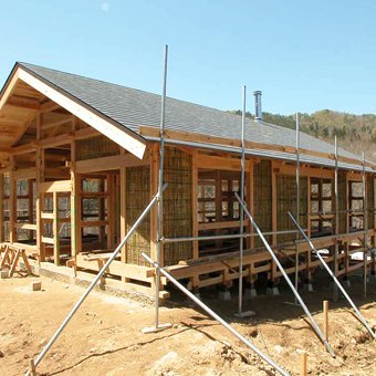 伝統構法の高床式石場建て住宅