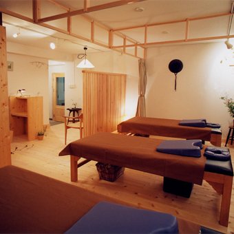 無垢の木と自然素材のマンションリフォーム・指圧治療室