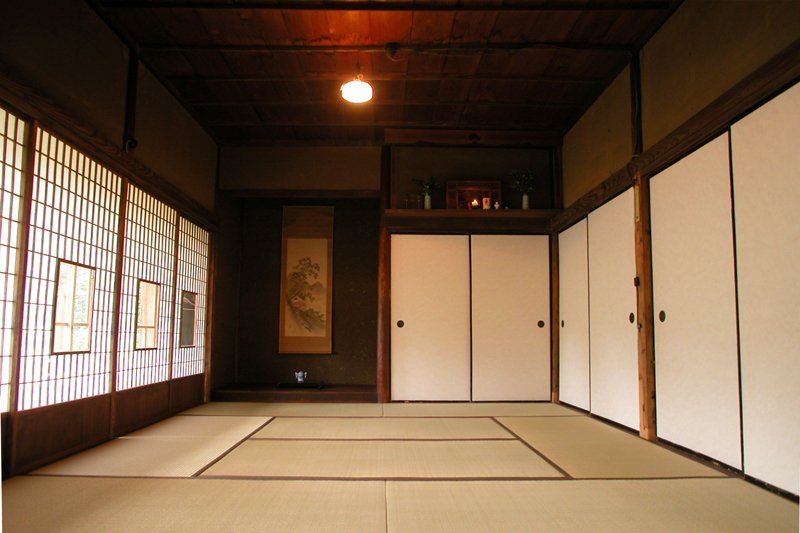 伝統工法による日本家屋の町家再生　青梅の家